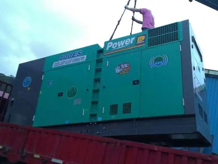 黎母山镇柴油发电机组转速不稳定时，如何对发动机进行维护？