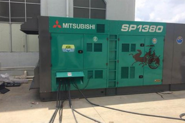 黎母山镇为什么有些柴油发电机组的输出电压可以调节？